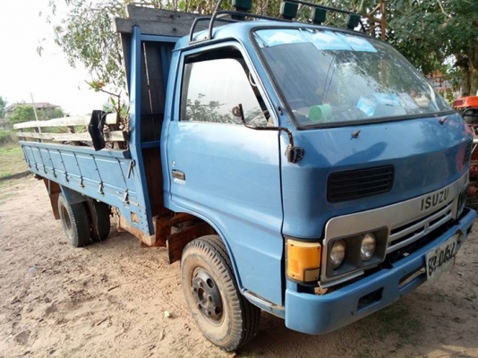 รถหกล้อksพร้อมใช้งานไม่มีทะเบียน