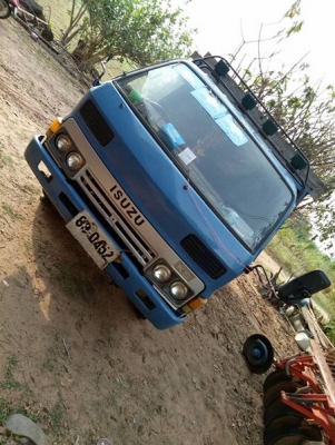 รถหกล้อksพร้อมใช้งานไม่มีทะเบียน