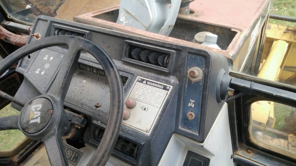 ขายด่วนรถหน้าตักหลังขุด CAT=42BB  รถสวย มีตู้แอร์ เอกสารพร้อม