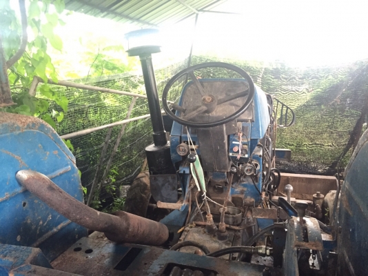 ขายรถไถเพลาเดียว FORD 6640 เครื่อง 90แรงม้า ตามสภาพ สนใจโทร 081-970-1072