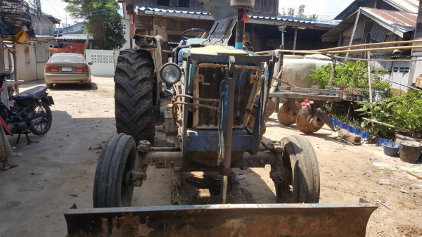 ขายรถไถ FORD 5000 เอกสารอินวอย ใบมีด 6 จาน 4 จาน ราคา 220000