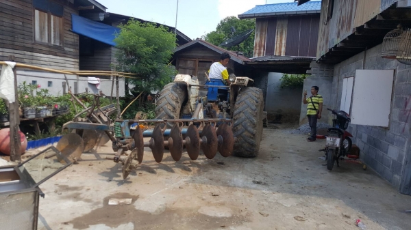 ขายรถไถ FORD 5000 เอกสารอินวอย ใบมีด 6 จาน 4 จาน ราคา 220000