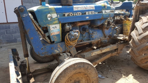 ขายรถไถ FORD 5000 เอกสารอินวอย ใบมีด 6 จาน 4 จาน ราคา 220000