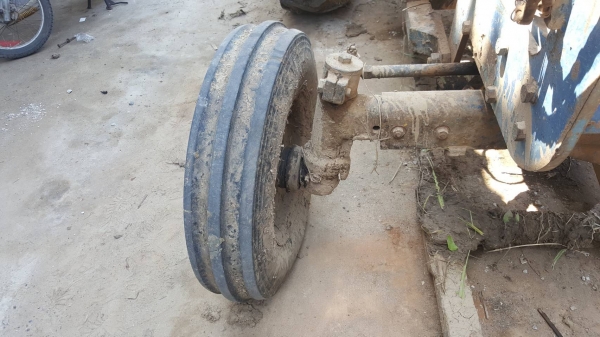 ขายรถไถ FORD 5000 เอกสารอินวอย ใบมีด 6 จาน 4 จาน ราคา 220000