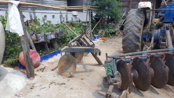 ขายรถไถ FORD 5000 เอกสารอินวอย ใบมีด 6 จาน 4 จาน ราคา 220000