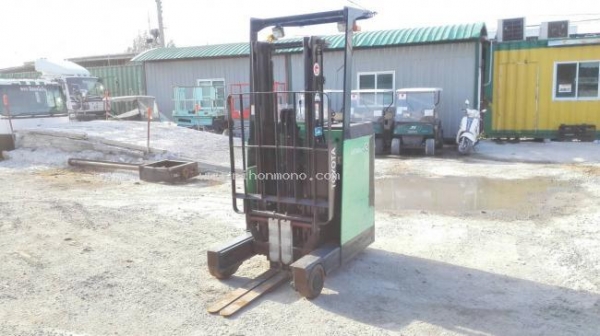 รถยกไฟฟ้ายืนขับ TOYOTA รุ่น 7FBRK10 จากราคา128,000 ขายเพียง99,000 บาท รหัสสินค้า81004752 ติดต่อ 081-8283376  www.nihonmono.com