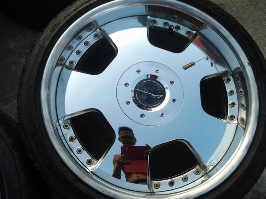 ล้อ VIP แท้ แยกชิ้น 19x8.5-9.0 / 4-5x114 off38-43 ก้านโครเมี่ยม ขอบธรรมดา มีปูด มีลอกนิดหน่อย 0850227371