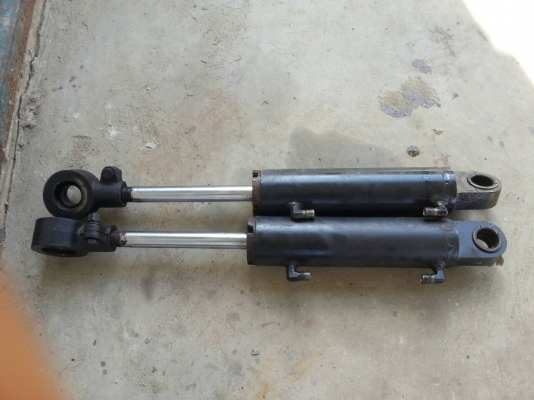 ขายกระบอกรถยกไฟฟ้า 2 กระบอก ราคา 1800 บาท