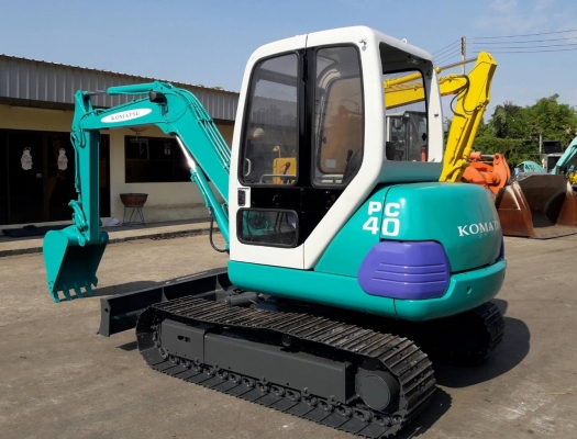 KOMATSU รุ่น PC 40-7