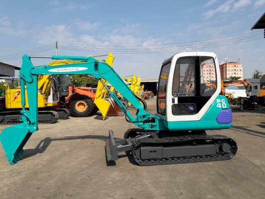 KOMATSU รุ่น PC 40-7
