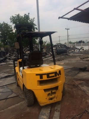 +++ ขายโฟล์คลิฟท์  T.C.M. FD30  ขนาด  3  ตัน  เครื่องยนต์ดีเซล  เสา  4  เมตร   งา 1,070  มม.  เกียร์ออโตเมติค    ยางตันครับ