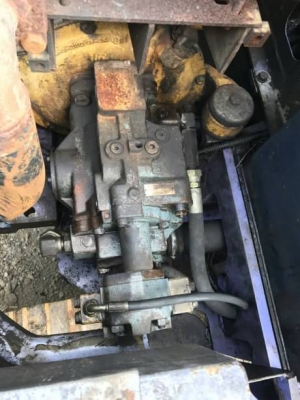 KOMATSU PC75UU-2