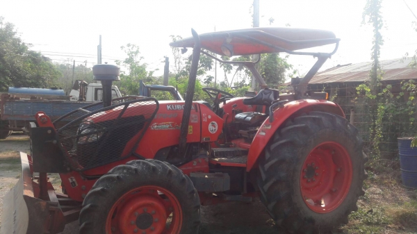 ขายรถไถ M7040 พร้อมอุปกรณ์หน้าหลัง มีเล่มพร้อมโอนครับ