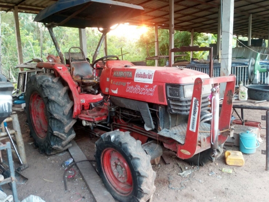 ขายด่วนรถไถ KUBOTA 45แรง สภาพใช้งานได้ปกติ เครื่องปั้มพร้อมใช้งาน ยางพร้อมใช้ อุปกรณ์ ดันหน้า ผานหลัง เอกสารใบปิดงวดสุดท้าย