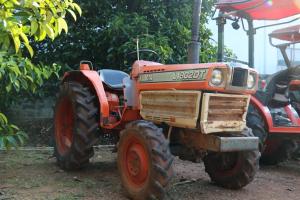 ขายรถไถ KUBOTA L1802DT ราคา 68,000 มีรถขนส่งบริการขนส่งทั่วไทย สามย่านแทรคเตอร์ อ.แกลง จ.ระยอง 0818618678,0899347475 https://www.facebook.com/DC-Tractor-Rayong-3071545327?/shop? id line=081-8618678 id line=089-9347475 ขายรถไถ KUBOTA L1802DT ราคา 68,000 มีรถขนส่งบริการขนส่งทั่วไทย สามย่านแทรคเตอร์ อ.แกลง จ.ระยอง 0818618678,0899347475 https://www.facebook.com/DC-Tractor-Rayong-3071545327?/shop? id line=081-8618678 id line=089-9347475