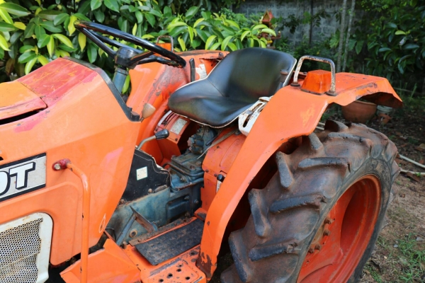 ขายรถไถ KUBOTA L1802DT ราคา 68,000 มีรถขนส่งบริการขนส่งทั่วไทย สามย่านแทรคเตอร์ อ.แกลง จ.ระยอง 0818618678,0899347475 https://www.facebook.com/DC-Tractor-Rayong-3071545327?/shop? id line=081-8618678 id line=089-9347475 ขายรถไถ KUBOTA L1802DT ราคา 68,000 มีรถขนส่งบริการขนส่งทั่วไทย สามย่านแทรคเตอร์ อ.แกลง จ.ระยอง 0818618678,0899347475 https://www.facebook.com/DC-Tractor-Rayong-3071545327?/shop? id line=081-8618678 id line=089-9347475