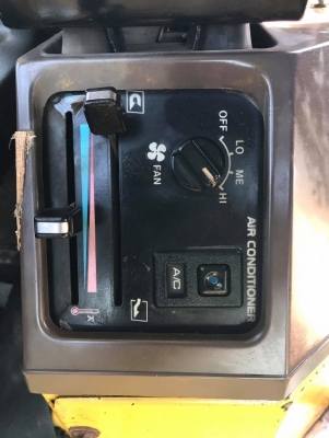 ขายรถตักล้อยาง KOMATSU WA500-1 รถนอกนำเข้าจากญี่ปุ่น สภาพสวยพร้อมใช้งาน มีVDOการทำงานครับ