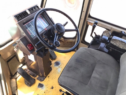 ขายรถตักล้อยาง KOMATSU WA500-1 รถนอกนำเข้าจากญี่ปุ่น สภาพสวยพร้อมใช้งาน มีVDOการทำงานครับ