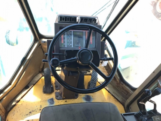 ขายรถตักล้อยาง KOMATSU WA500-1 รถนอกนำเข้าจากญี่ปุ่น สภาพสวยพร้อมใช้งาน มีVDOการทำงานครับ