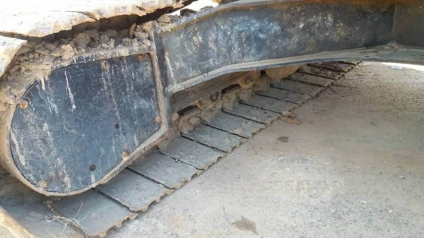 ขาย 1,650,000 HITACHI zx 225 USR สภาพเก่านอก 9,000 ชม. ไฟฟ้าครบ เครื่องดี ปั้มแรง เอวแน่น ช่วงล่างเต็ม เอกสารอินวอยทร์ สวยขั้นเทพ   รถอยู่ จ.จันทรบุรี โทร&amp;ไอดีไลน์ 0610710295