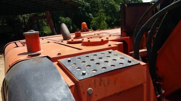 ขาย 1,650,000 HITACHI zx 225 USR สภาพเก่านอก 9,000 ชม. ไฟฟ้าครบ เครื่องดี ปั้มแรง เอวแน่น ช่วงล่างเต็ม เอกสารอินวอยทร์ สวยขั้นเทพ   รถอยู่ จ.จันทรบุรี โทร&amp;ไอดีไลน์ 0610710295