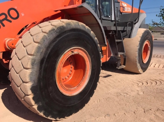 ขายรถตักล้อยาง HITACHI ZW220 แขนยาวพิเศษ รถนอกนำเข้าจากญี่ปุ่น มีVDOการทำงานครับ ขายรถตักล้อยาง HITACHI ZW220 แขนยาวพิเศษ รถนอกนำเข้าจากญี่ปุ่น มีVDOการทำงานครับ