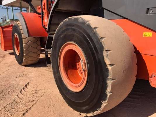 ขายรถตักล้อยาง HITACHI ZW220 แขนยาวพิเศษ รถนอกนำเข้าจากญี่ปุ่น มีVDOการทำงานครับ ขายรถตักล้อยาง HITACHI ZW220 แขนยาวพิเศษ รถนอกนำเข้าจากญี่ปุ่น มีVDOการทำงานครับ