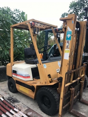 ขายรถยก KOMATSU ขนาด 1.5ตันคับ เกียร์ธรรมดา เครื่องยนต์ดีเซล ยกได้สูง 3 เมตร