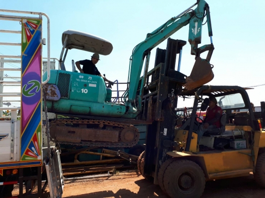 tractor-backhoe จัดส่ง รถขุด แบคโฮ PC10 รุ่นหายาก มีหัวเจาะ หัวกระแทก ในตัว ไป บางสะพาน ประจวบฯ ครับ