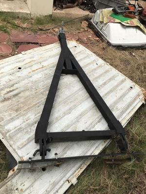tow bar (สามเหลี่ยม ลากรถ ) หัวบอล2&quot; เหมาะสำหรับ ลากรถยกสูง แข็งแรง ลากได้จริง ยังไม่ได้ทำสีนะครับ ดูของพระราม2 ราคา3500บาท งดต่อนะครับ ถูกมากแล้ว 083 5996979 Id champ_rama2