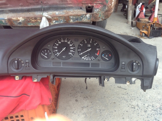 ขายคอนโซนหน้าBMW E39