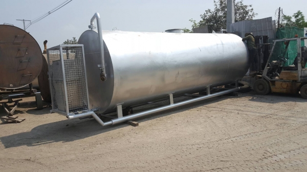 ขายถังน้ำมันขนาด 5000 ลิตรสวยๆพร้อมใช้งาน ขายถังน้ำมันขนาด 5000 ลิตรสวยๆพร้อมใช้งาน