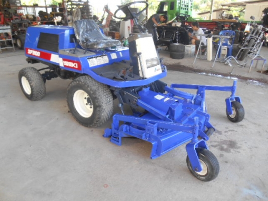 รถตัดหญ้า ISEKI SF 300 4WD 3 ใบตัด พร้อมใช้งาน รถตัดหญ้า ISEKI SF 300 4WD 3 ใบตัด พร้อมใช้งาน
