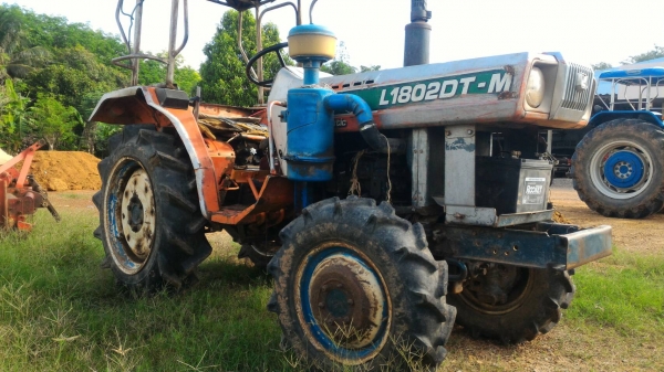 ขายรถไถ KUBOTA L1802DT 2 เพลา 18แรง เครื่องดี เกียร์ดี ใช้งานได้ปกติ  ราคา 45,000 มีรถขนส่งบริการขนส่งทั่วไทย สามย่านแทรคเตอร์ อ.แกลง จ.ระยอง 0818618678,0899347475 https://www.facebook.com/DC-Tractor-Rayong-3071545327?/shop? id line=081-8618678 id line=08