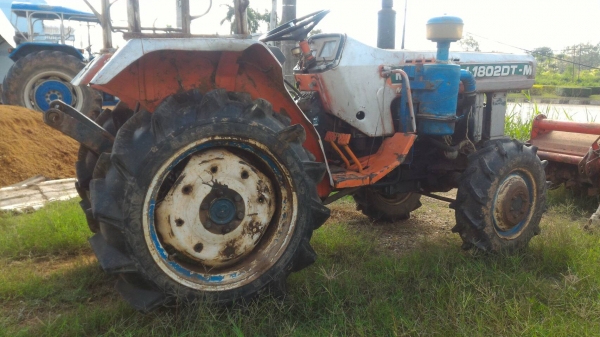 ขายรถไถ KUBOTA L1802DT 2 เพลา 18แรง เครื่องดี เกียร์ดี ใช้งานได้ปกติ  ราคา 45,000 มีรถขนส่งบริการขนส่งทั่วไทย สามย่านแทรคเตอร์ อ.แกลง จ.ระยอง 0818618678,0899347475 https://www.facebook.com/DC-Tractor-Rayong-3071545327?/shop? id line=081-8618678 id line=08