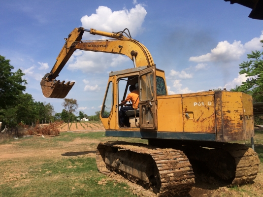 ขายด่วน KOMATSU PC 100L-1 ช่วงล่างใหญ่เอวสูงลดราคาครับอยากขายครับๆๆ