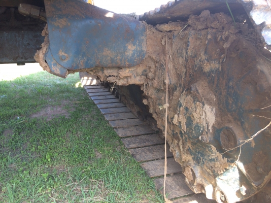 ขายด่วน KOMATSU PC 100L-1 ช่วงล่างใหญ่เอวสูงลดราคาครับอยากขายครับๆๆ