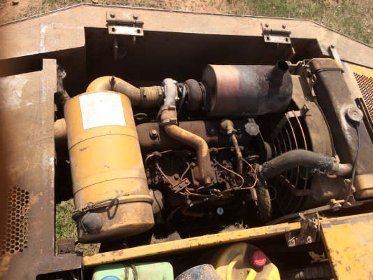 ขายด่วน KOMATSU PC 100L-1 ช่วงล่างใหญ่เอวสูงลดราคาครับอยากขายครับๆๆ
