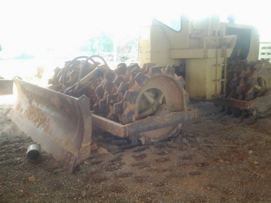 ขายรถบด CAT 815 ราคา 1050000