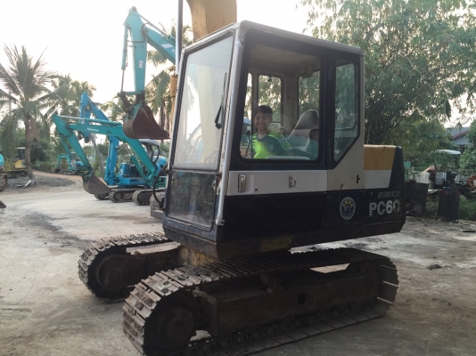 ขาย KOMATSU  PC60-6 มาใหม่   ปลายยาว 4,xxx  ชั่วโมง  รถสวยสภาพพร้อมใช้  มีเอกสาร   สนใจโทร 089-7462641  สุวรรณีจ้า