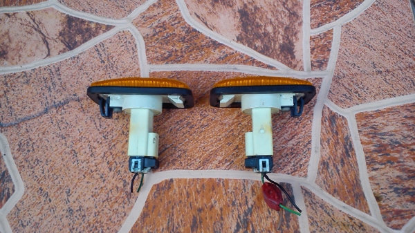 ไฟเลี้ยวแก้ม NISSAN สีส้ม