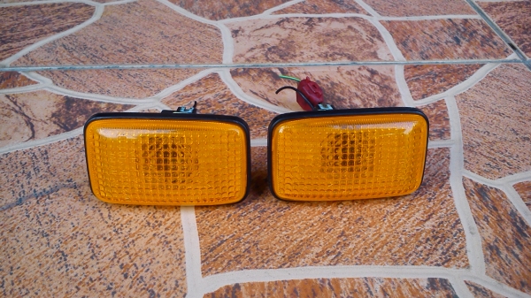 ไฟเลี้ยวแก้ม NISSAN สีส้ม