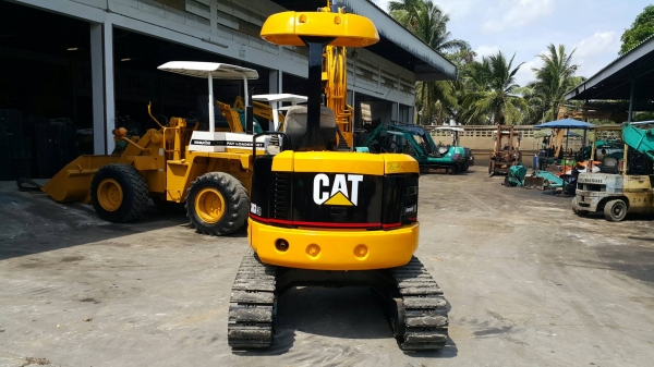 ขาย รถขุด CATERPILLAR รุ่น 303CR มือสองญี่ปุ่น แทรกเหล็ก สลักบูท เอวแน่น 100\%  คันนี้ มีไลน์กระแทก ระบบสมบูรณ์ ทำงานไว  มือถือ/LINE ID : 0818753444
