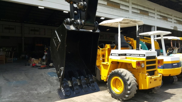 ขาย รถขุด CATERPILLAR รุ่น 303CR มือสองญี่ปุ่น แทรกเหล็ก สลักบูท เอวแน่น 100\%  คันนี้ มีไลน์กระแทก ระบบสมบูรณ์ ทำงานไว  มือถือ/LINE ID : 0818753444