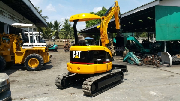 ขาย รถขุด CATERPILLAR รุ่น 303CR มือสองญี่ปุ่น แทรกเหล็ก สลักบูท เอวแน่น 100\%  คันนี้ มีไลน์กระแทก ระบบสมบูรณ์ ทำงานไว  มือถือ/LINE ID : 0818753444