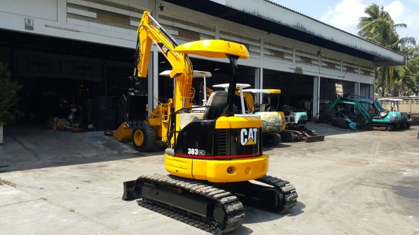 ขาย รถขุด CATERPILLAR รุ่น 303CR มือสองญี่ปุ่น แทรกเหล็ก สลักบูท เอวแน่น 100\%  คันนี้ มีไลน์กระแทก ระบบสมบูรณ์ ทำงานไว  มือถือ/LINE ID : 0818753444