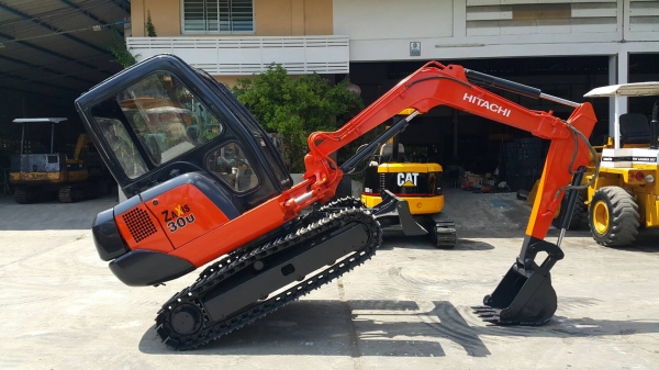 ขาย รถขุด HITACHI รุ่น EX30 มือสองญี่ปุ่น แทรกเหล็ก สลัก บูทเอวแน่น 100\% มีหัวเก๋ง คันนี้พร้อมไลน์กระแทก ระบบดีไว มือถือ/LINE ID : 0818753444