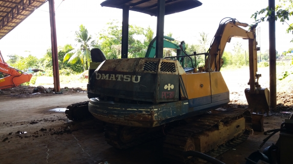 ขาย 195,000 KOMATSU pc30-5  เครื่องดี ปั้มดี เอวแน่น ช่วงล่างสวย รถสวยพร้อมใช้ สภาพเก่านอก รถอยู่ จ.จันทบุรี 090-772-3710 090-772-3708