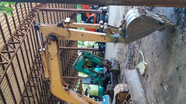 ขาย 195,000 KOMATSU pc30-5  เครื่องดี ปั้มดี เอวแน่น ช่วงล่างสวย รถสวยพร้อมใช้ สภาพเก่านอก รถอยู่ จ.จันทบุรี 090-772-3710 090-772-3708