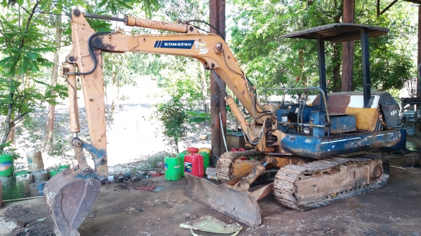 ขาย 195,000 KOMATSU pc30-5  เครื่องดี ปั้มดี เอวแน่น ช่วงล่างสวย รถสวยพร้อมใช้ สภาพเก่านอก รถอยู่ จ.จันทบุรี 090-772-3710 090-772-3708